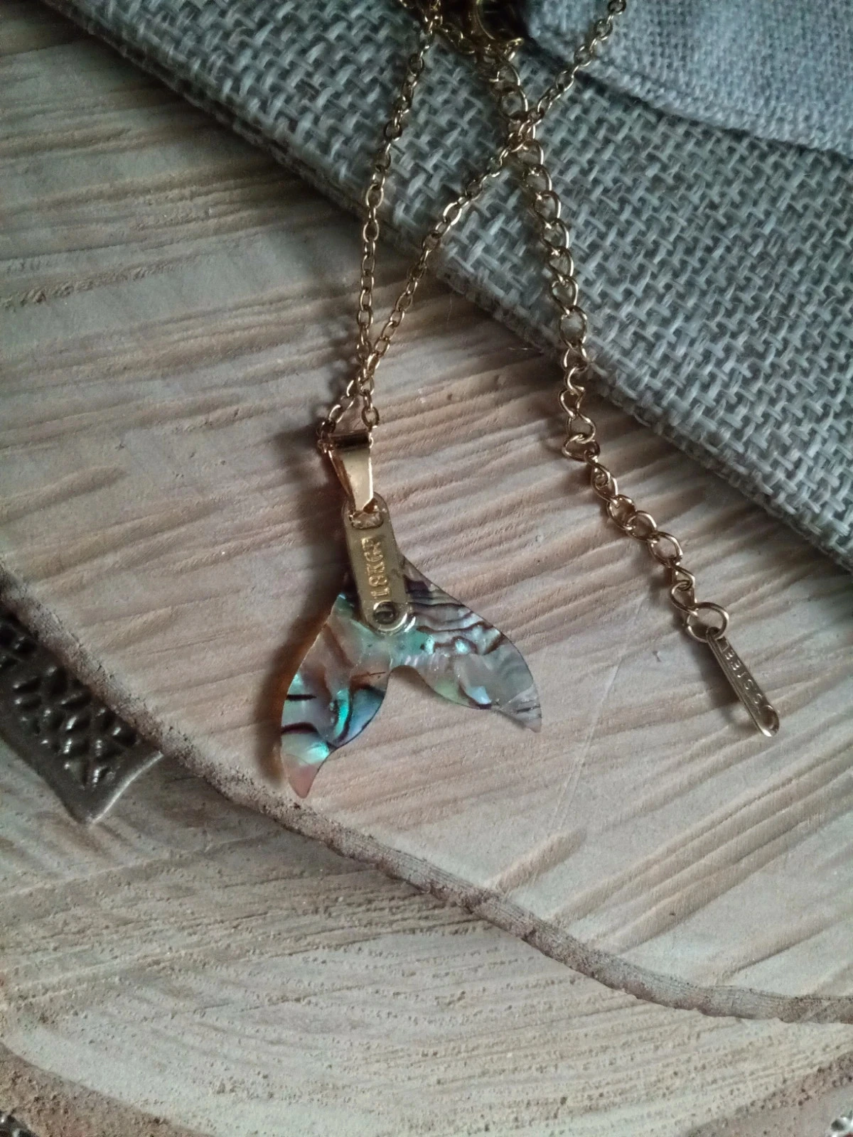 Collier queue de sirène en résine ormeaux – photo 4
